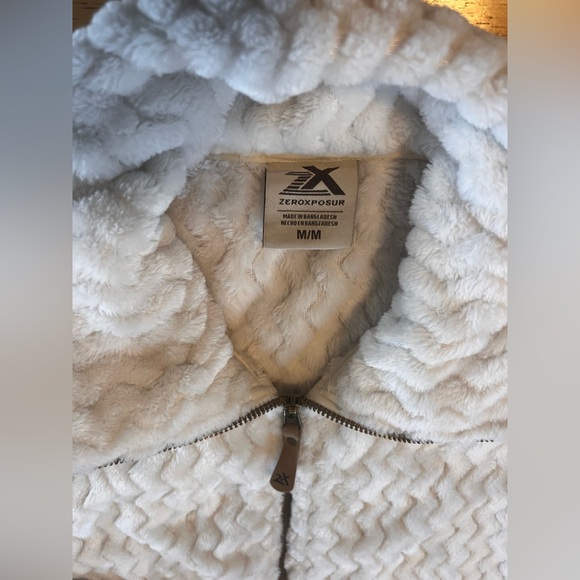 ZeroXposur Women’s Embossed Double-Pile Jacket Size Medium Faux Fur Fall-Winter - Picture 2 of 8